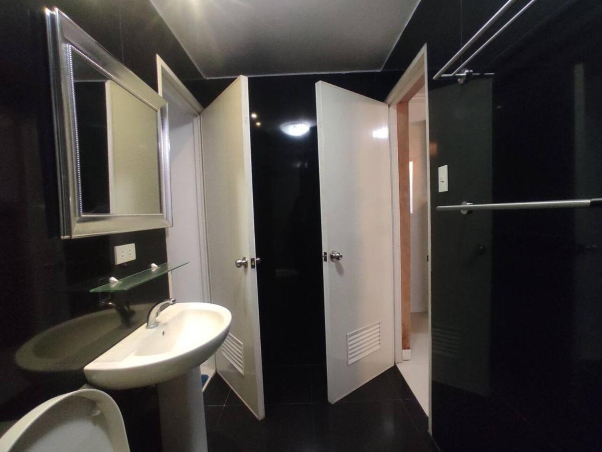 2Br Condo At Kandi Tower 2 Angeles Exterior foto